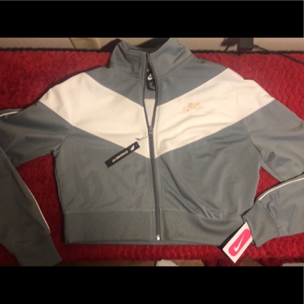 🌸Nike zip track jacket  (hoodie)🌸